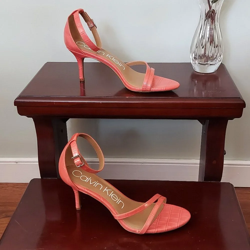 NWOB CALVIN KLEIN LALI CROC EMBOSSED STRAPPY OPEN TOE SANDALS (CORAL / S…